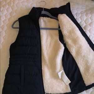 Hollister vest